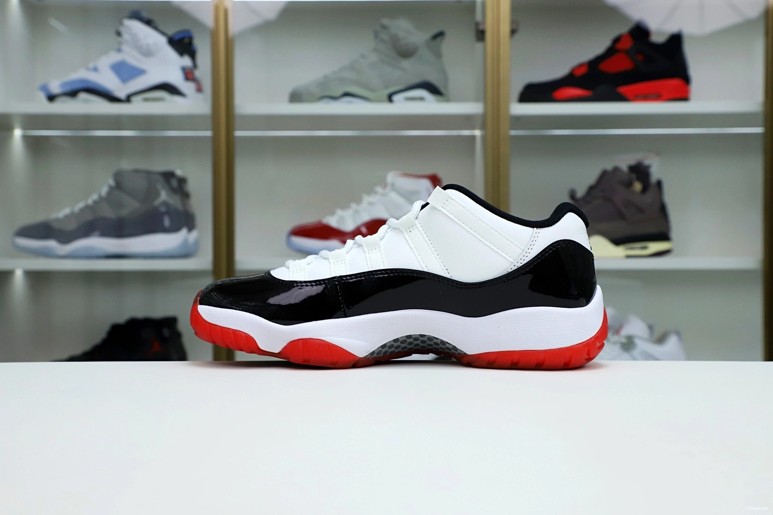 11 LOW BRED AIR WHITE JORDAN 0128